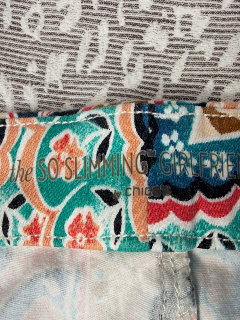 Chico's So Slimming Girlfriend Ankle Pants Paisley Print- Size 2.5 Long - Picture 7 of 9